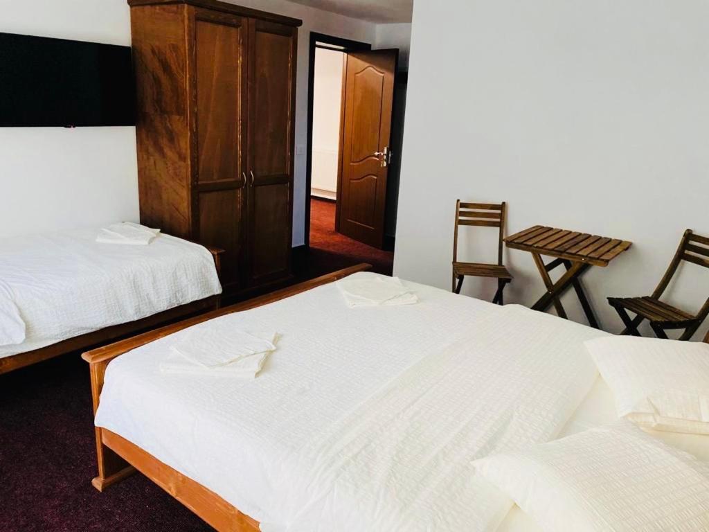 Grand Caciulata Hotel Kültér fotó
