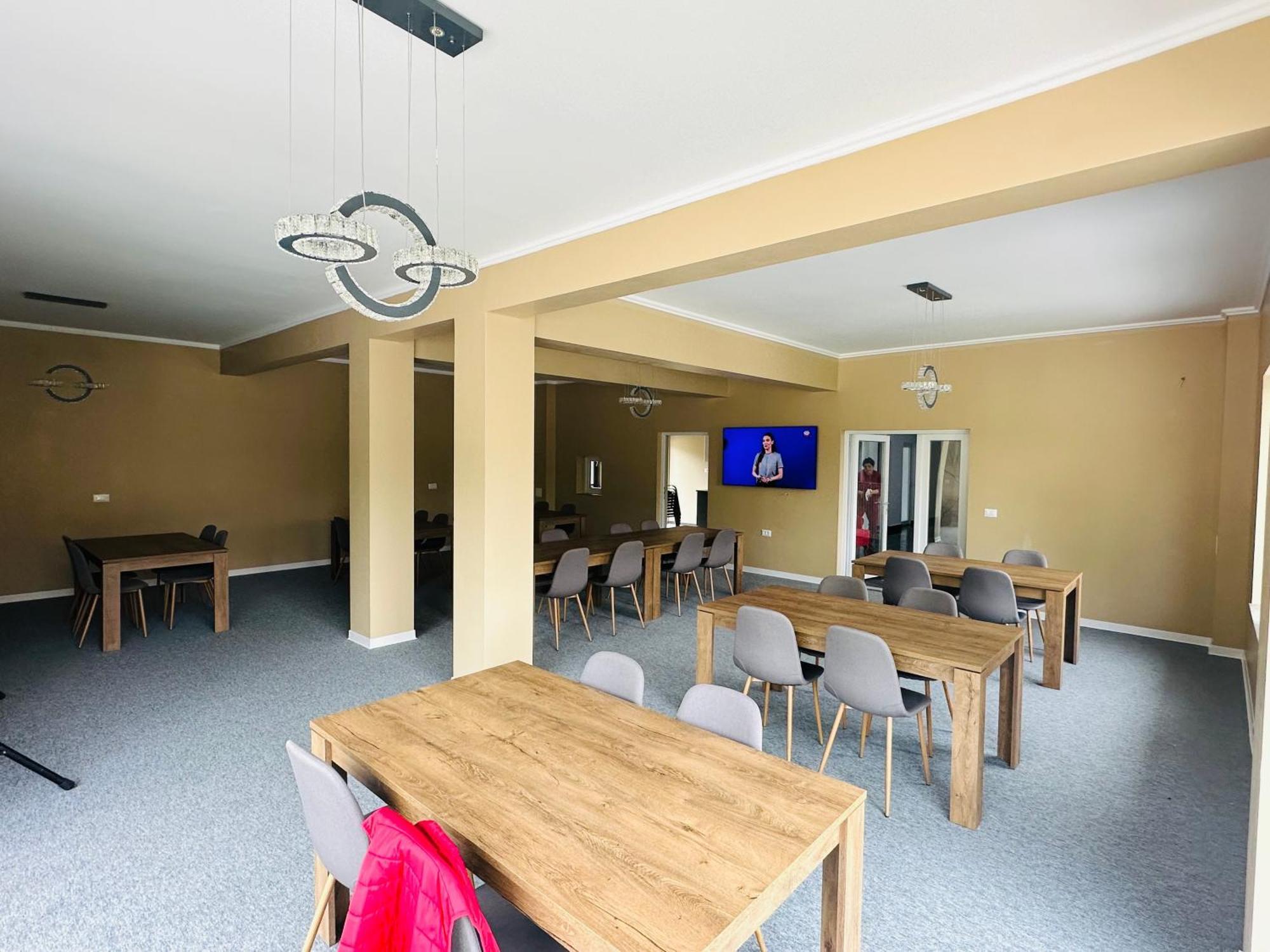 Grand Caciulata Hotel Kültér fotó
