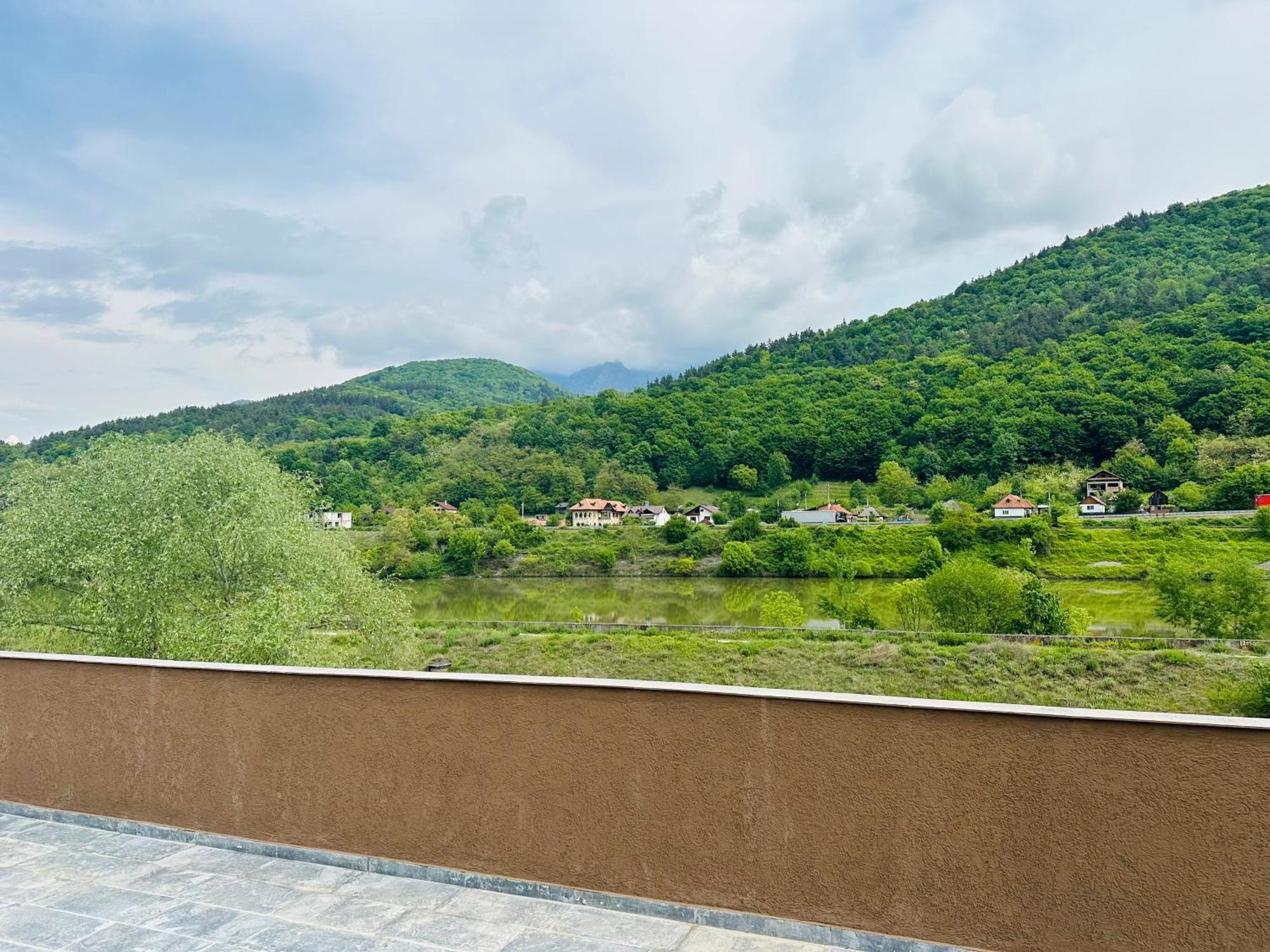 Grand Caciulata Hotel Kültér fotó
