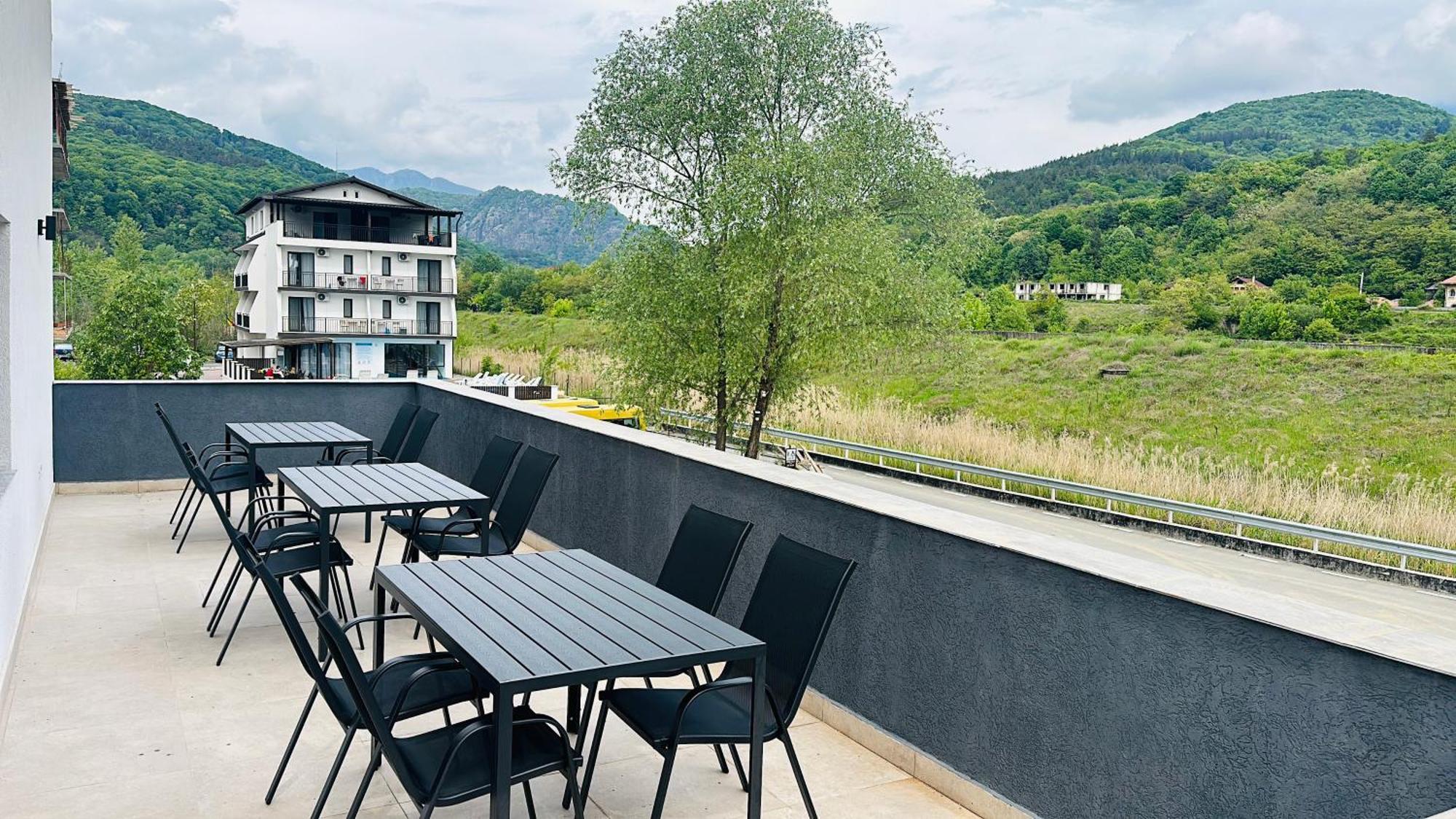 Grand Caciulata Hotel Kültér fotó