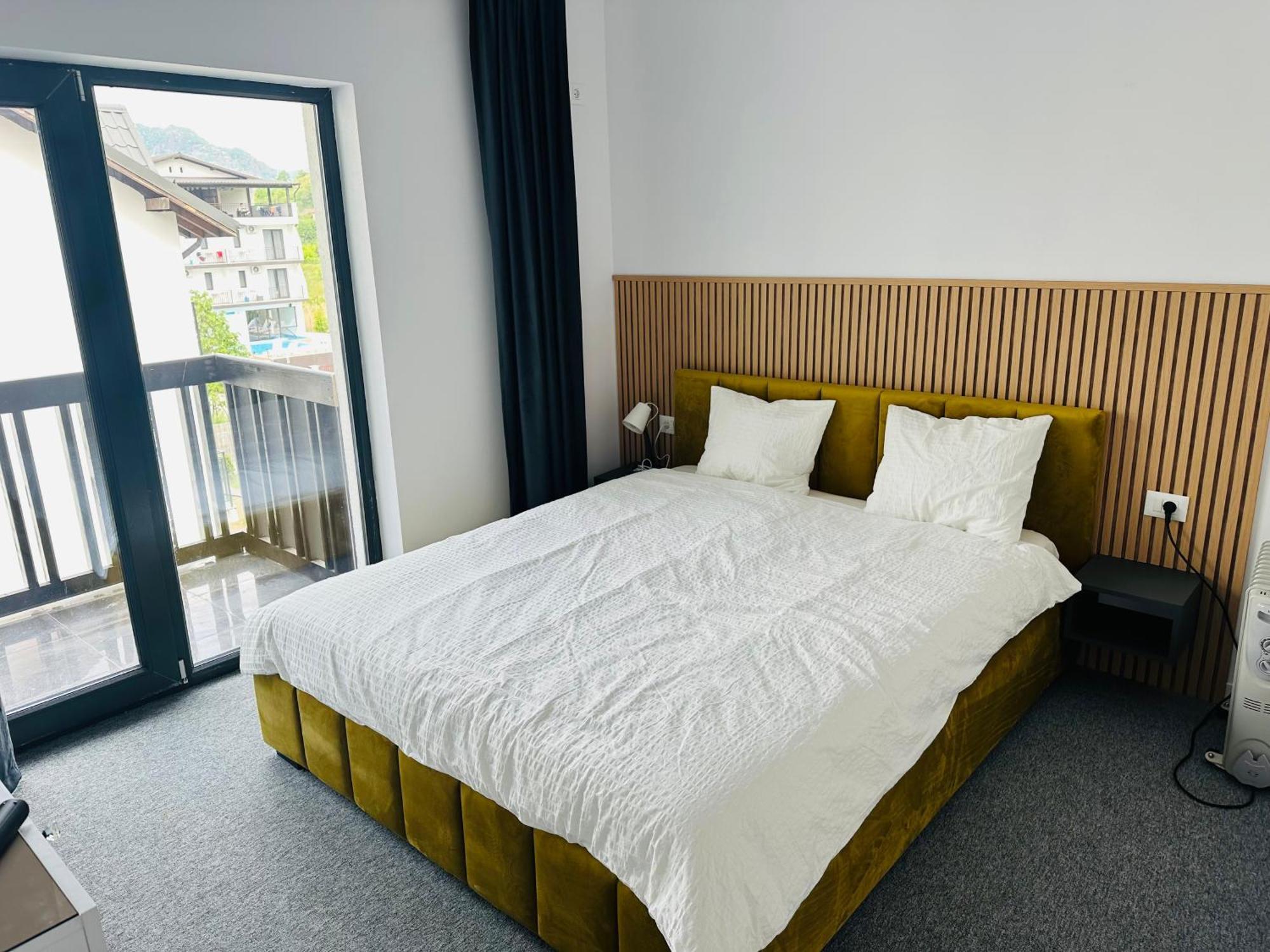 Grand Caciulata Hotel Kültér fotó